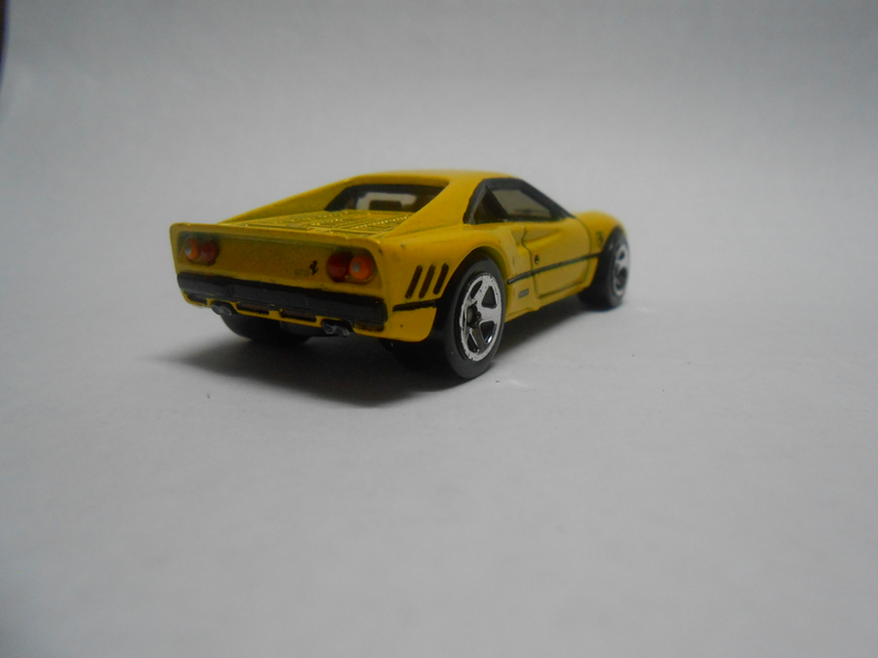 Illustration for article titled Putting details on the Hotwheels Ferrari 288 GTO